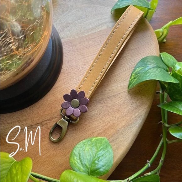 Handmade Wristlet / Grab Strap! - Picture 1 of 6